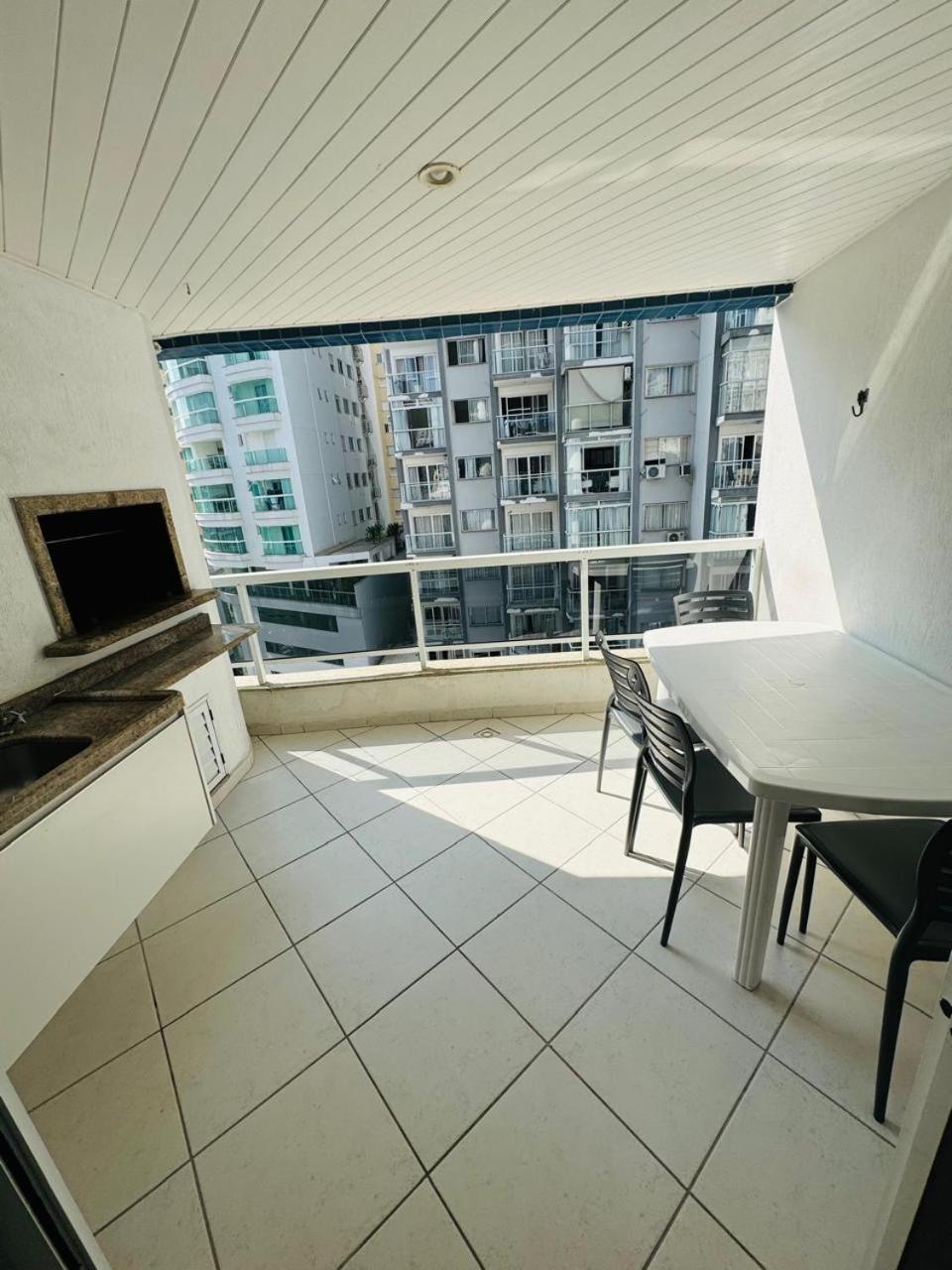 Apto A 100M Da Praia Central Balneario Camboriu Ngoại thất bức ảnh